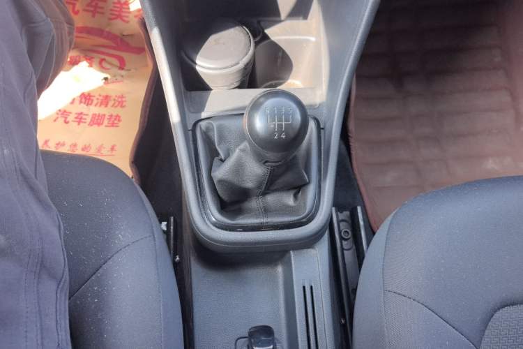 Used Volkswagen Santana 2015 1.6L Manual Fashion Edition Gear Lever
