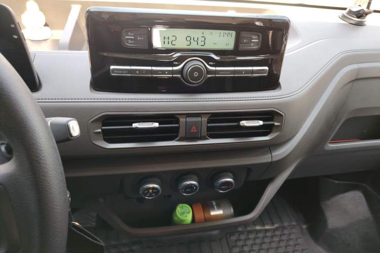 Used JMC E Fushun 2025 Model, Open Window Version, 53.58 kWh, Mid-axle, Low-roof