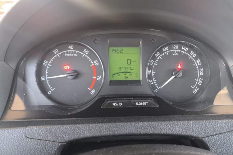 Used Skoda Rapid 2015 1.6L Manual Smart Selection Model