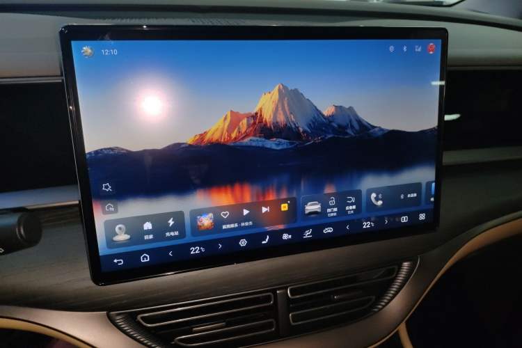 Used Denza D9 2022 DM-i 970 Four-Wheel Drive Prestige Model Audio And AC Panel