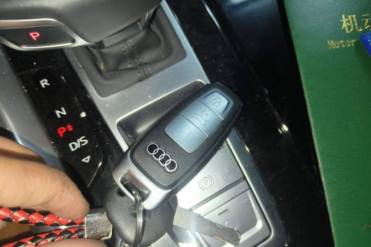 Used Audi Q6 2025 40 TFSI quattro Commemorative Edition Yulin Package 7 Seats Vehicle Key