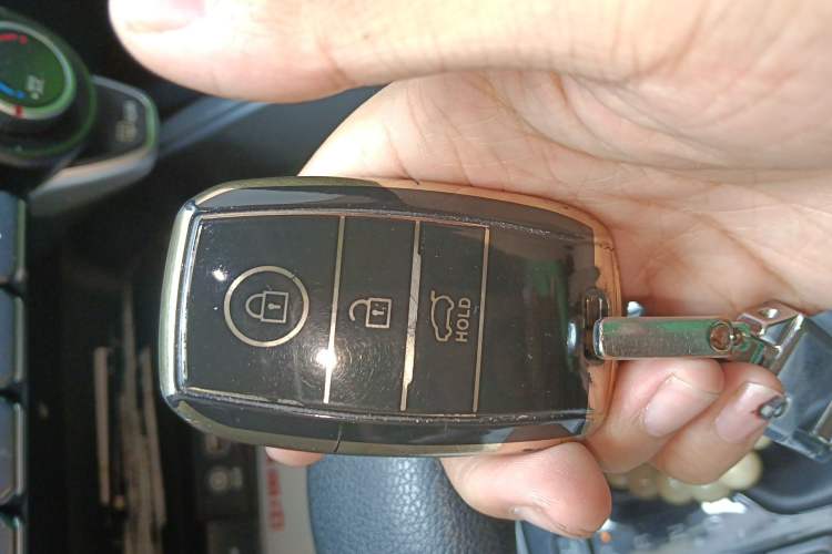 Used Kia KX7 2017 2.0L Automatic 2WD GLS 5-Seater
