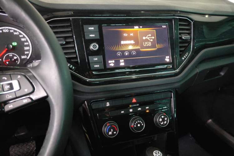 Used Volkswagen T-ROC 2019 280TSI DSG Two-Wheel Drive Comfort Version China VI Standard Audio And AC Panel