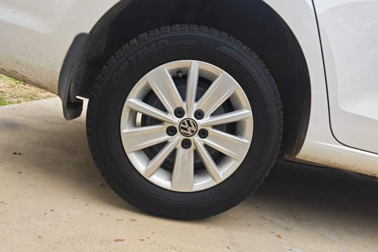 Used Volkswagen Jetta 2015 Value Edition 1.6L Manual Fashionable Style
