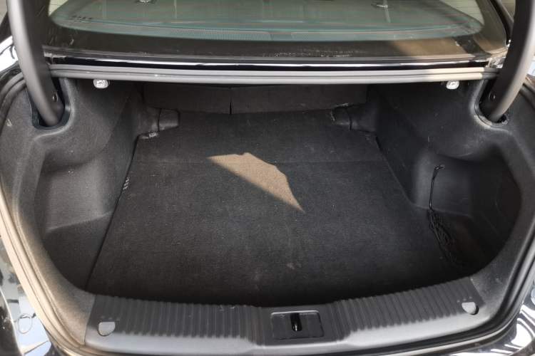 Used Hongqi H5 2024 1.5T DCT Smart Connect Flagship Edition Trunk