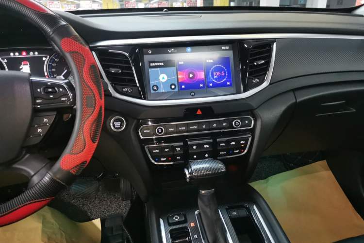 Used GAC Trumpchi GS7 2017 320T Two-Wheel-Drive Luxury Smart Connectivity Model Audio And AC Panel