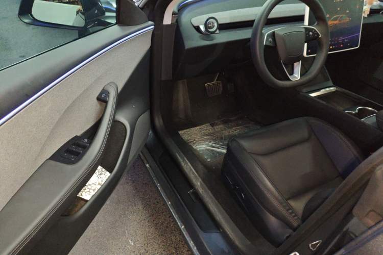 Used Tesla Model 3 2025 Rear-Wheel-Drive Version