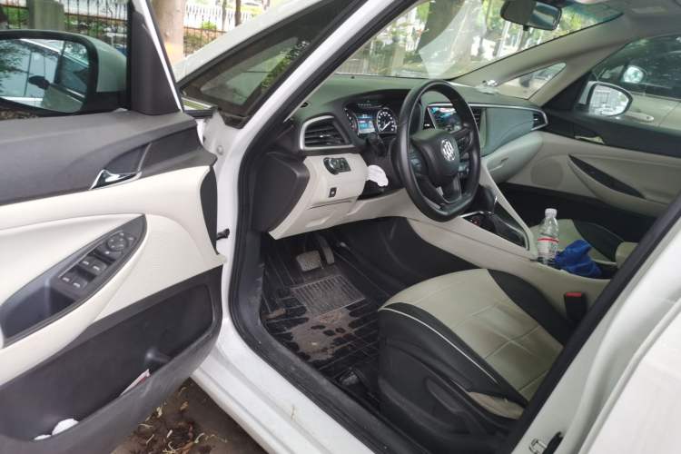 Used Buick GL6 2018 18T 6-Seater Elite Model
