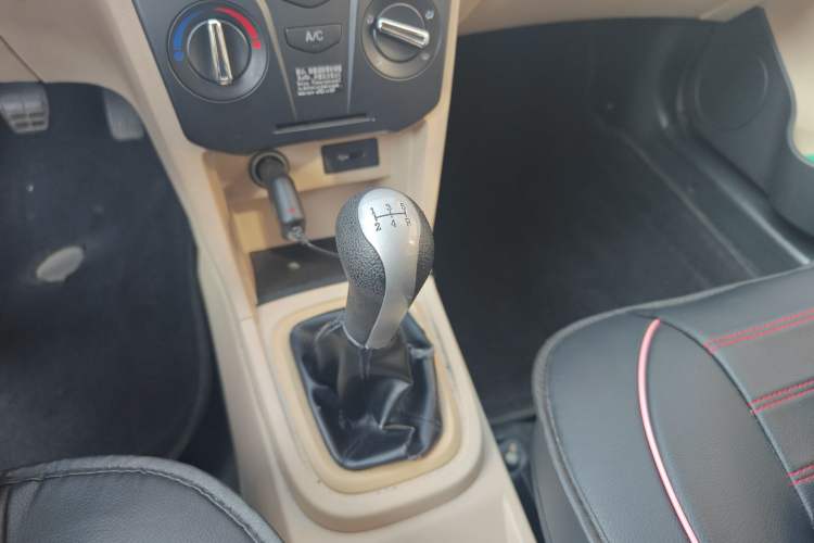 Used Chery Fengyun 2 2015 1.5L Manual New Edition Gear Lever
