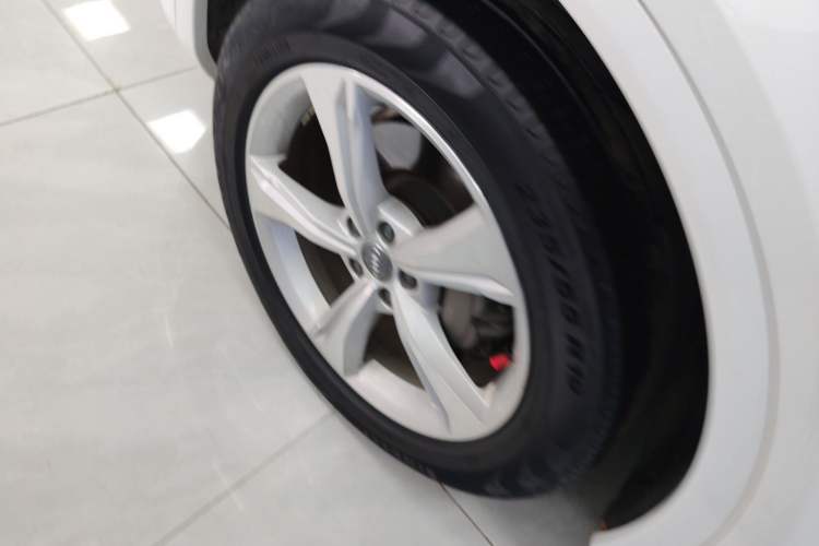 Used Audi Q5L 2018 40 TFSI Prestige Edition China VI Emission Standard Left Front Wheel Hub