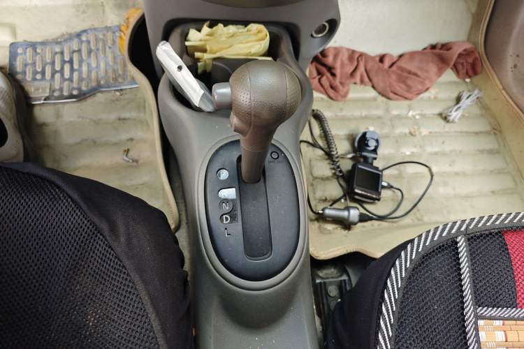 Used Nissan Sunny 2014 1.5XE CVT Elite Edition Gear Lever