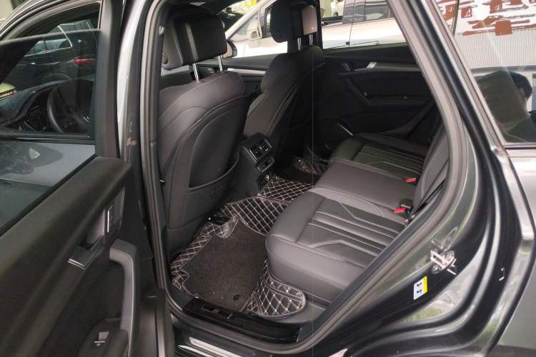 Used Audi Q5L 2023 40T Luxury Dynamic Model Left Rear Seat