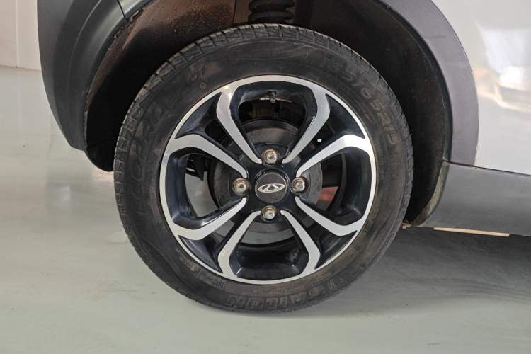 Used Chery QQ Little Ant 2021 200 000-Yuan Ant Fan Edition Talent Version NMC Battery 301 km Right Rear Wheel Hub