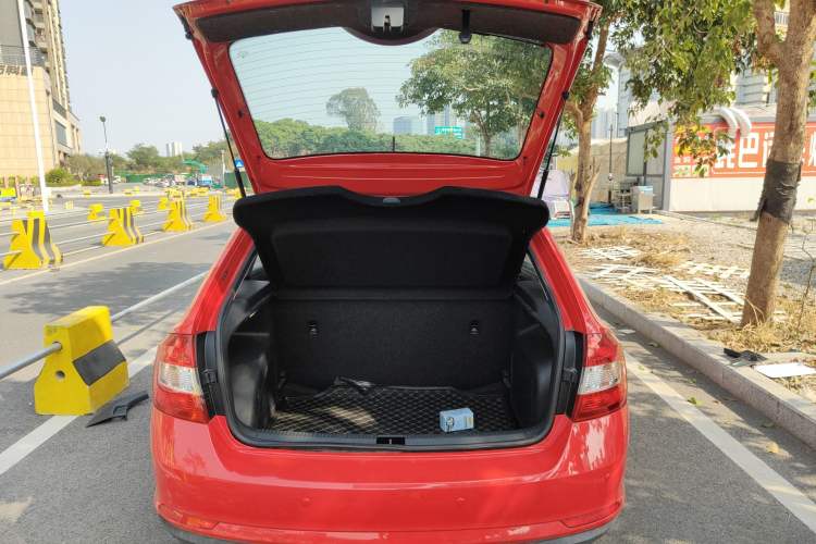 Used Skoda Rapid Spaceback 2018 1.6L Automatic Standard Edition