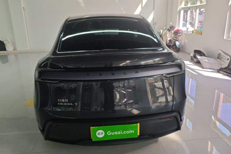 Used Tesla Model Y 2025 Rear-Wheel-Drive Version