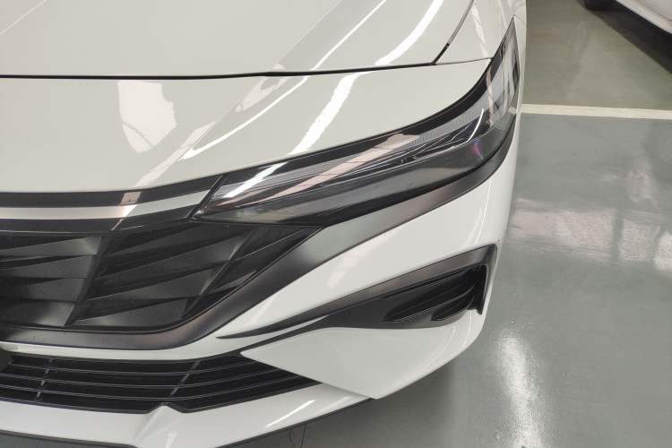 Used Hyundai Elantra 2023 1.5L CVT LUX Prestige Edition