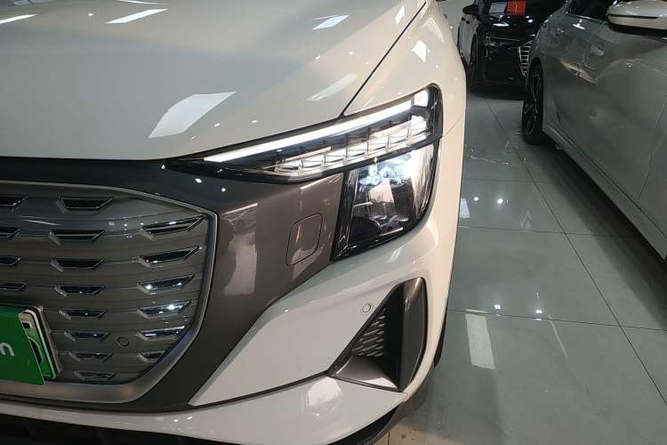 Used Audi Q5 e-tron 2023 40 e-tron Starry Edition Luxury Package Left Front Headlight