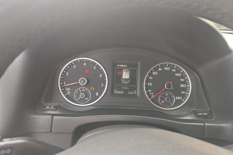 Used Volkswagen Tiguan 2016 300TSI Automatic Two-Wheel Drive Luxury Edition Instrument Cluster