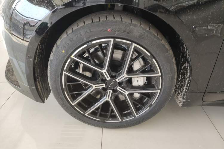 Used Zeekr 001 2026 Model 103° Rear-Drive Max Version Left Front Wheel Hub