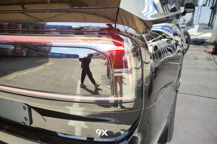 Used Zeekr 9X 2025 Hyper Edition Exterior 3