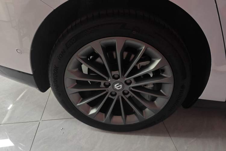 Used Leapmotor C01 2024 Pure Electric 525 Luxury Edition Right Rear Wheel Hub