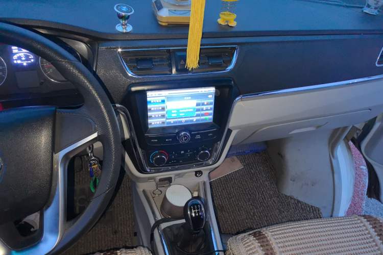 Used Jinbei New Hiace X30L 2018 1.5L Box Truck Business Edition DLCG14 Audio And AC Panel