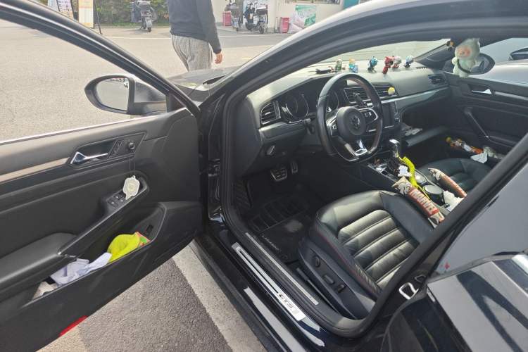 Used Volkswagen Lamando 2017 2.0T GTS Driver Seat