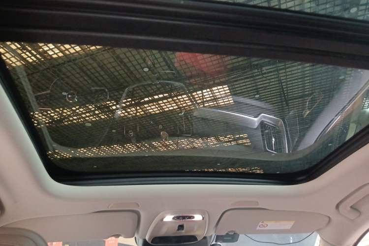 Used Volvo XC60 2019 T5 4x4 Smart Edition China VI Standard Headliner