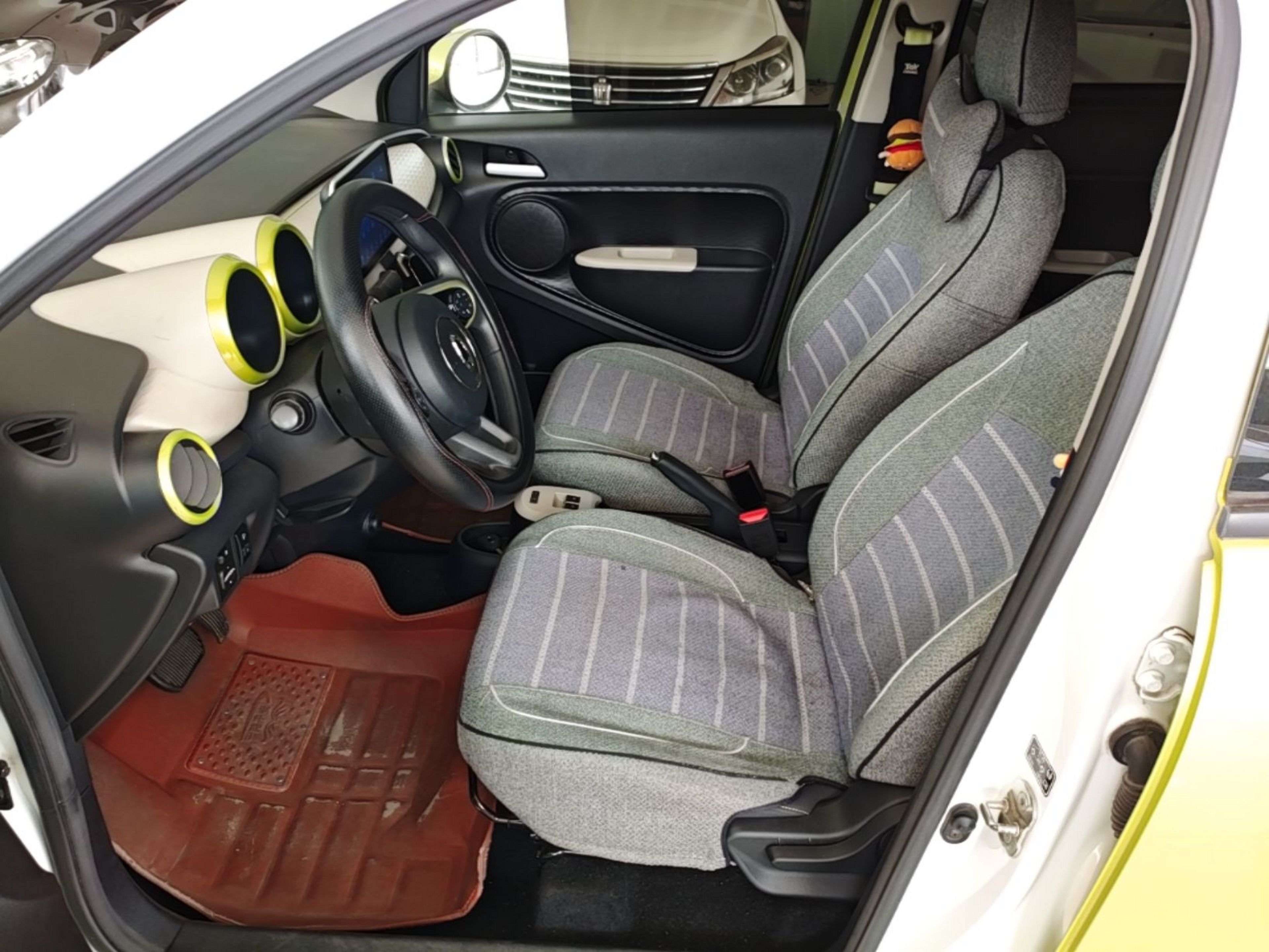 Interior delantero