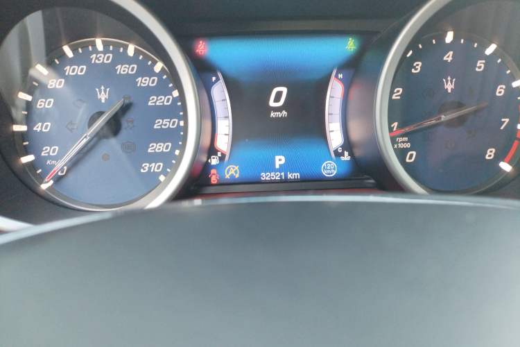 Used Maserati Ghibli 2017 3.0T Standard Edition Odometer Close Up