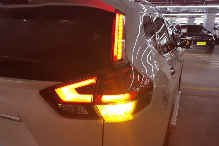 Used Nissan X-Trail 2017 2.5L CVT Luxury Edition 4WD
