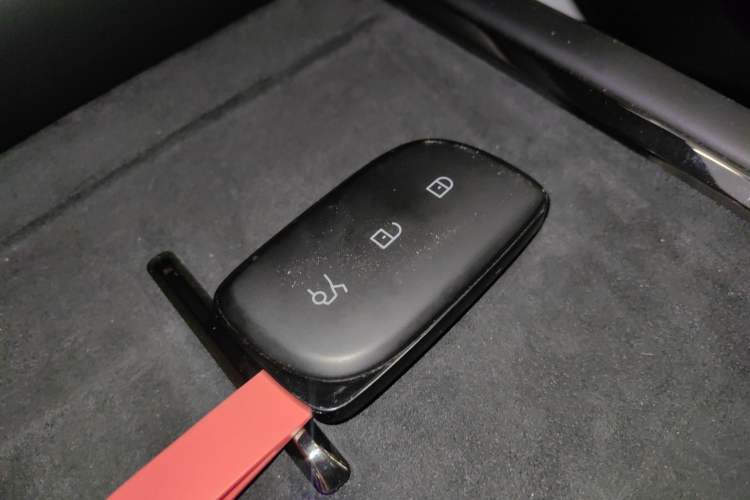 Used Lynk & Co Lynk & Co 10 EM-P 2025 Model 240 All-Wheel Drive Ultra—Sport Edition