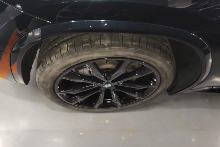 Used BMW X3 2022 Restyled xDrive30i Luxury Edition M Night Sky Package Left Front Wheel Hub