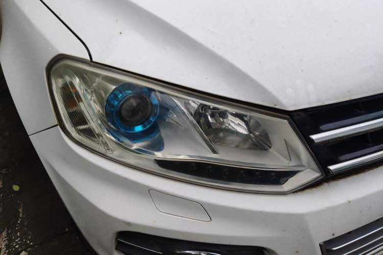 Used Zotye T600 2016 1.5T Manual Elite Edition Right Front Headlight