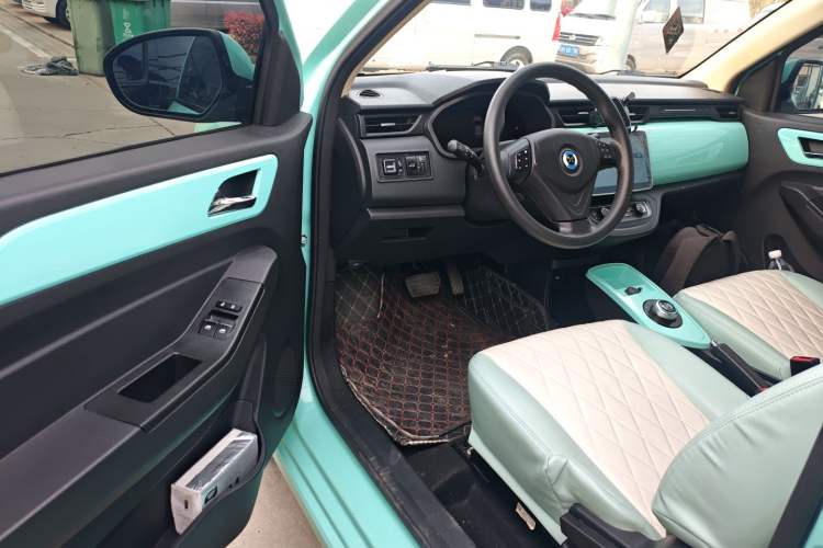 Used Brilliance Xinri i03 2022 Youth Edition 31.45 kWh Driver Seat