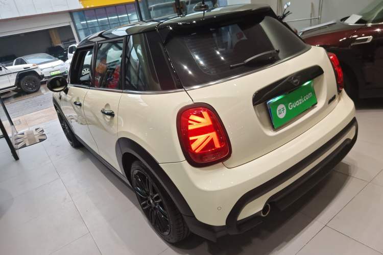 Used MINI MINI 2022 1.5T COOPER Classic Edition Five-Door Version
