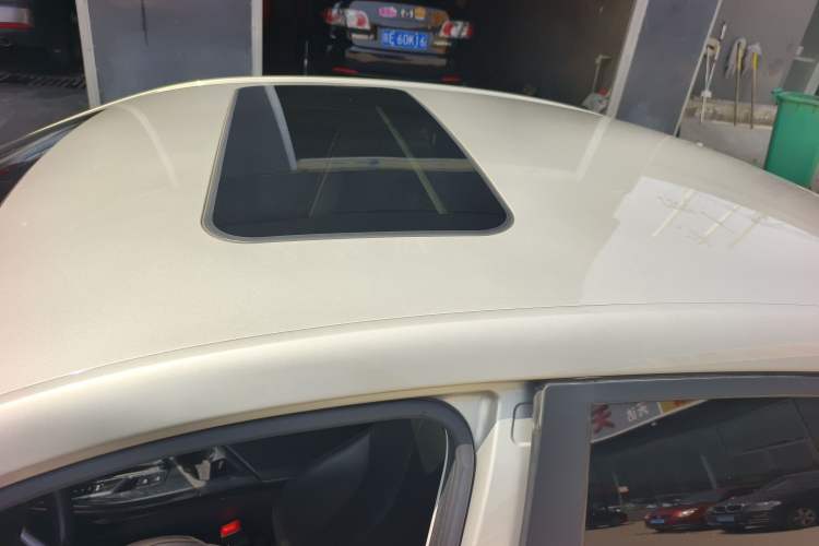 Used Roewe i5 2021 1.5L CVT Diamond Edition Roof