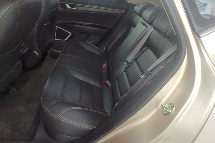 Used Geely Auto Emgrand GS 2018 Elegant Edition 1.8L Manual LingShang Model Left Rear Seat