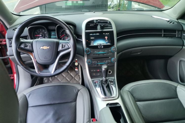 Used Chevrolet Malibu 2013 2.0L Automatic Luxury Edition Center Console