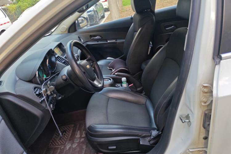 Used Chevrolet Cruze 2013 Hatchback 1.6T Automatic Flagship Model