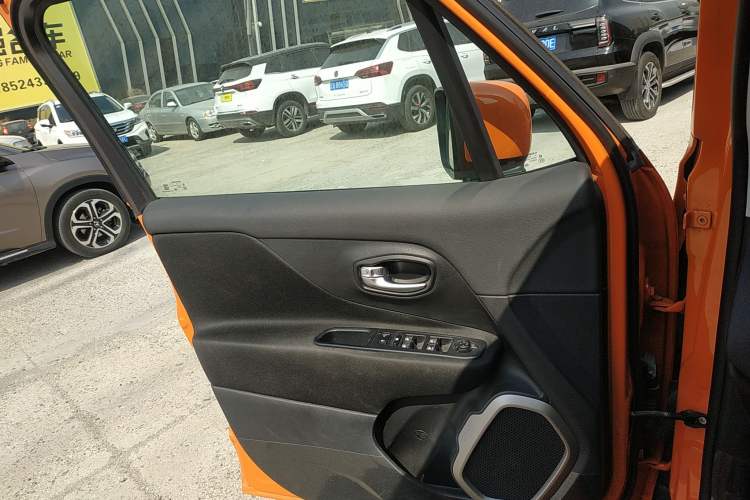 Used Jeep Renegade 2017 180T Automatic Kinetic Edition+
