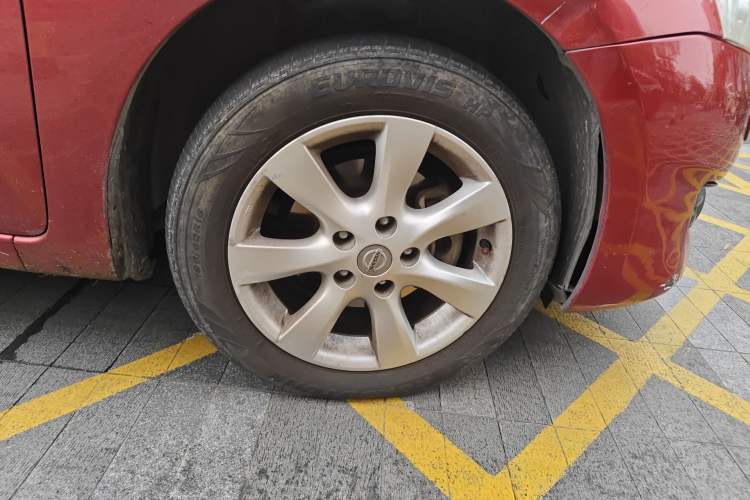 Used Nissan Tiida 2011 1.6L CVT Smart Version Right Front Wheel Hub