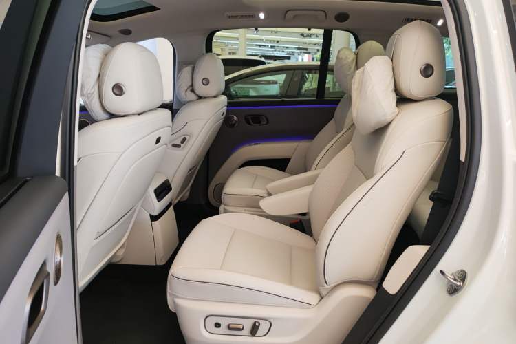 Used Li Auto i8 2025 Model Standard Version Left Rear Seat