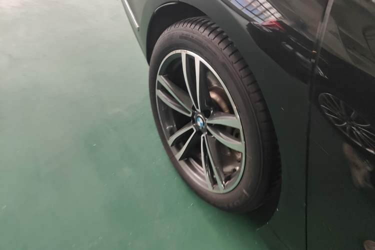 Used BMW 7 Series 2021 730Li M Sport Package Right Rear Wheel Hub