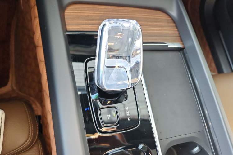 Used Volvo XC60 2025 B5 Four-Wheel Drive Smart & Advanced Luxury Edition
