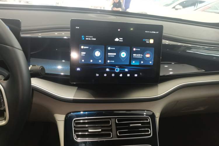 Used BYD Qin PLUS 2023 Champion Edition EV 420KM Superior Model Audio And AC Panel