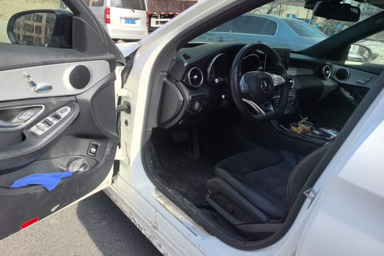 Used Mercedes-Benz C-Class 2017 Restyled C 200 Sport Edition Interior 3