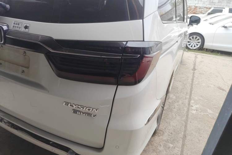 Used Honda Elysion 2022 2.0L eHEV Luxury First Edition Right Rear Taillight