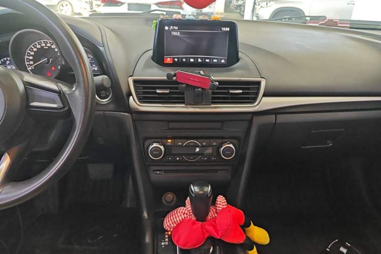 Used Mazda 3 Axela 2017 Sedan 1.5L Automatic Luxury Model Emission Standard China V Audio And AC Panel