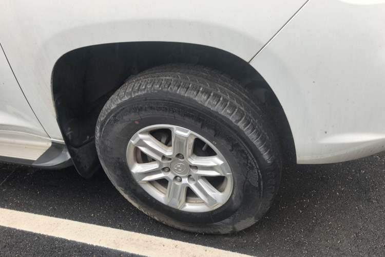 Used SAIC MAXUS T60 2017 2.4L Gasoline Manual Transmission Two-Wheel Drive High Ground Clearance Comfort Edition Standard Cabin Right Front Wheel Hub